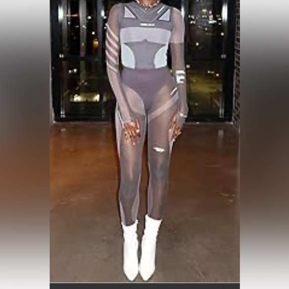 Maniere De Voir Technical print  Grey and Black Leggings - Picture 2 of 11